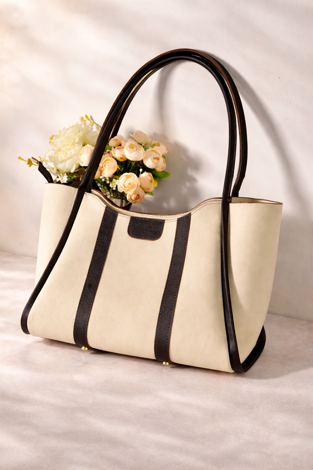 Zyvra Tote